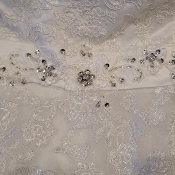 Bridal size 28 plus size Wedding Dress/Gown - Picture 3 of 8